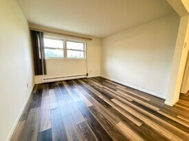 2406 Hill Ave in Superior, WI - Building Photo