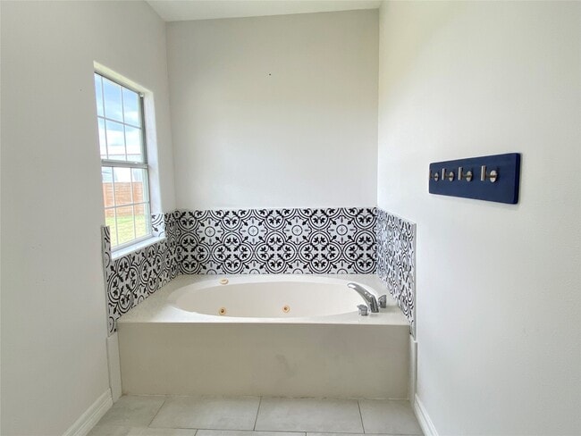 2897 Settler's Way Dr in Sealy, TX - Building Photo - Building Photo