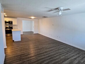 3801 E Captain Dreyfus Ave in Phoenix, AZ - Building Photo - Building Photo