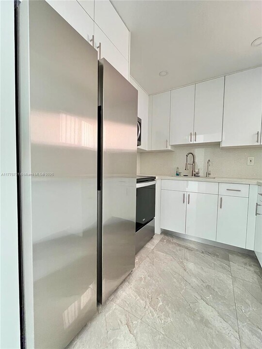6920 Harding Ave in Miami Beach, FL - Building Photo