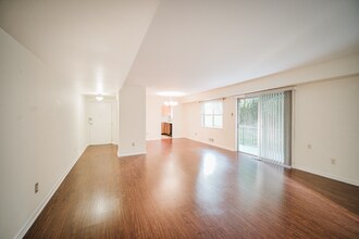 10655 Montrose Ave in Bethesda, MD - Building Photo - Building Photo