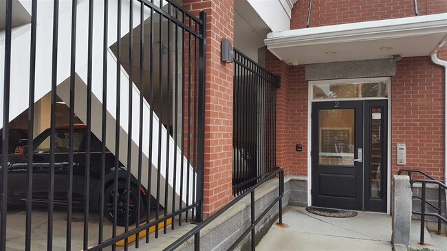 2 Silver St in Dover, NH - Building Photo - Building Photo