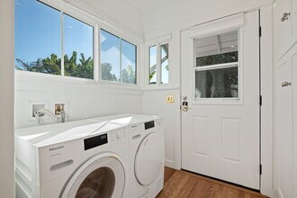 135 N Alisos St in Santa Barbara, CA - Building Photo - Building Photo