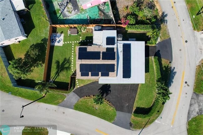 2775 NE 16th Ave in Pompano Beach, FL - Foto de edificio - Building Photo