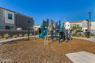 2268 W Laurie Ln in Phoenix, AZ - Building Photo - Building Photo
