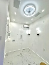 196 Danforth Ave, Unit Tiny Home in Jersey City, NJ - Foto de edificio - Building Photo