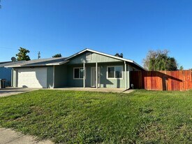 3635 Webster Dr in Anderson, CA - Building Photo