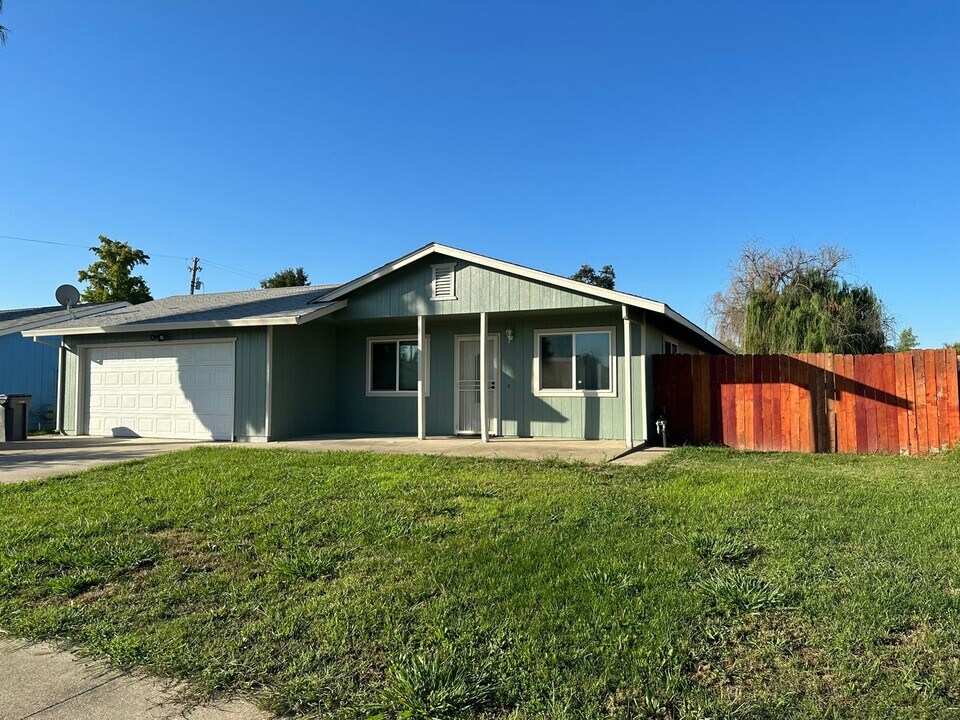 3635 Webster Dr in Anderson, CA - Building Photo