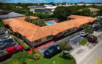 8430 NW 40th St in Coral Springs, FL - Building Photo - Building Photo