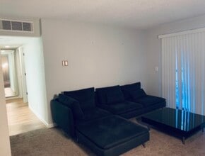 2750 Plumas St, Unit 214 in Reno, NV - Building Photo - Building Photo