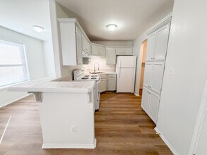 709 Sonesta Dr, Unit D in Harlingen, TX - Building Photo - Building Photo