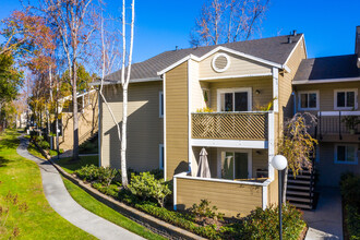 Woodcreek Apartments in Fremont, CA - Building Photo - Building Photo