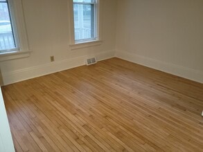 3115 N Bartlett Ave - Lower in Milwaukee, WI - Building Photo - Building Photo