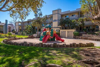 960 Lighthouse Way in Port Hueneme, CA - Building Photo - Building Photo