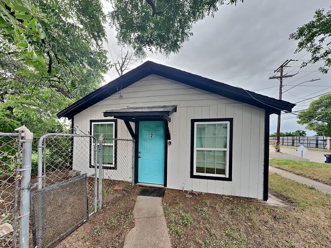 property at 621 S Retta St