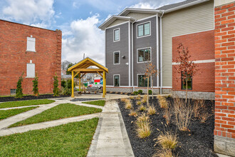 Fairwood Commons in Columbus, OH - Building Photo - Building Photo