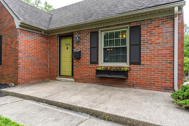 484 Bob-O-Link Dr in Lexington, KY - Building Photo - Building Photo