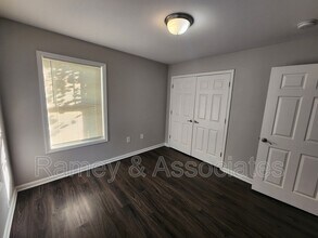 3802 Falcon Crest Dr in Louisville, KY - Building Photo - Building Photo