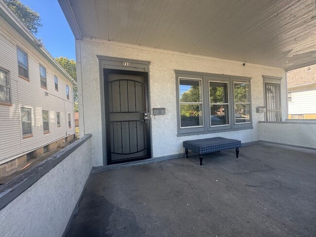 715 Spring St in Peoria, IL - Building Photo - Building Photo
