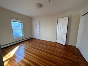 7 Locke St, Unit 1 in Cambridge, MA - Building Photo - Building Photo