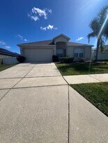 7632 Merchantville Cir in Zephyrhills, FL - Building Photo