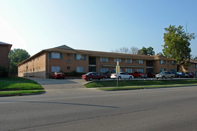 Riviera Apartments in Dallas, TX - Building Photo - Building Photo