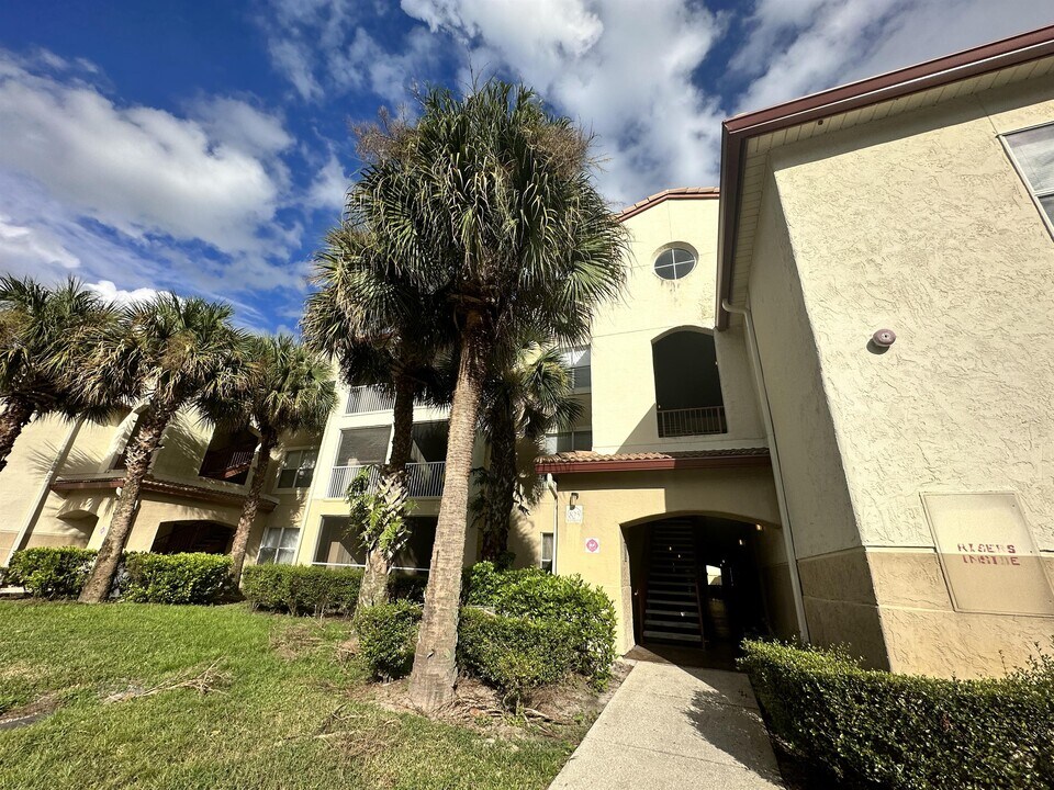 823 Camargo Way in Altamonte Springs, FL - Building Photo