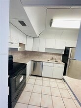 4848 NW 24th Ct in Lauderdale Lakes, FL - Foto de edificio - Building Photo