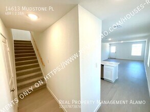 14613 Mudstone Pl in Elmendorf, TX - Building Photo - Building Photo