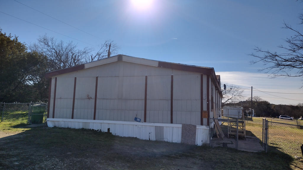 190 Private Rd 3376 F in Kempner, TX - Building Photo