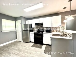 2503 Eastway Dr in Charlotte, NC - Building Photo - Building Photo