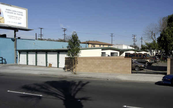 8334-8338 Eastern Ave in Bell Gardens, CA - Building Photo