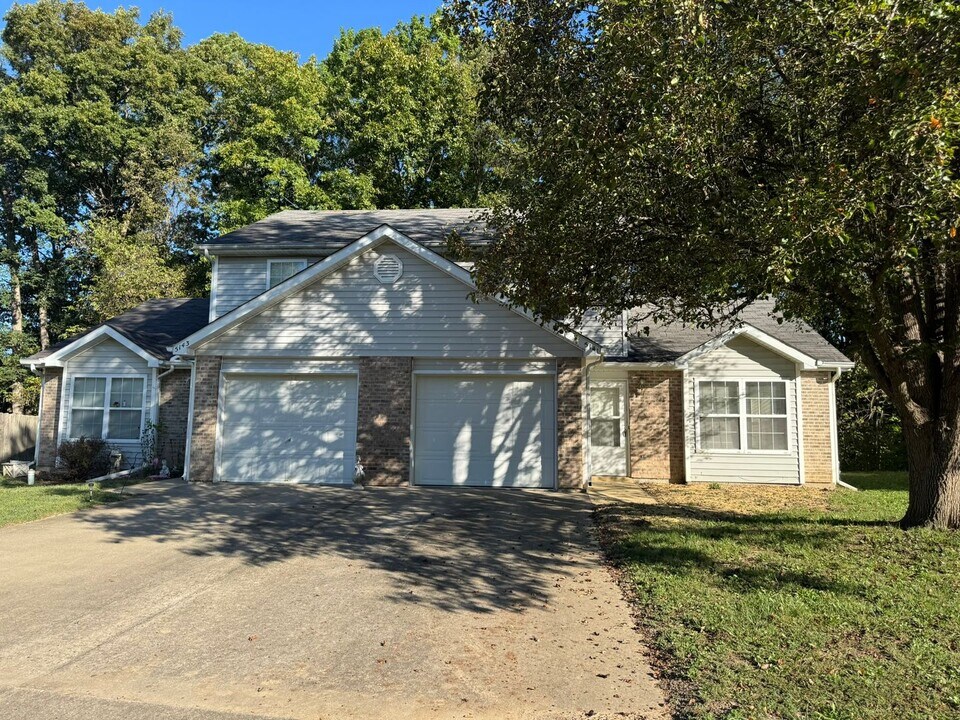 5141-5143-5143 Louisville Ct in Columbia, MO - Building Photo