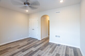 Brentlinger Park in Louisville, KY - Building Photo - Interior Photo