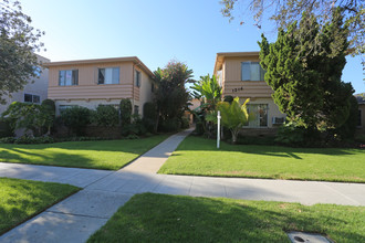 1216 E Lexington Dr in Glendale, CA - Building Photo - Building Photo