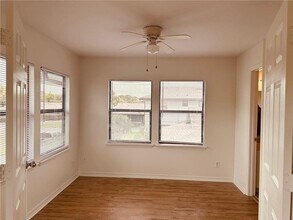 601 Centre Ct SW in Vero Beach, FL - Building Photo - Building Photo