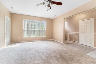 24107 Chesapeake Cir in Commerce Township, MI - Building Photo - Building Photo