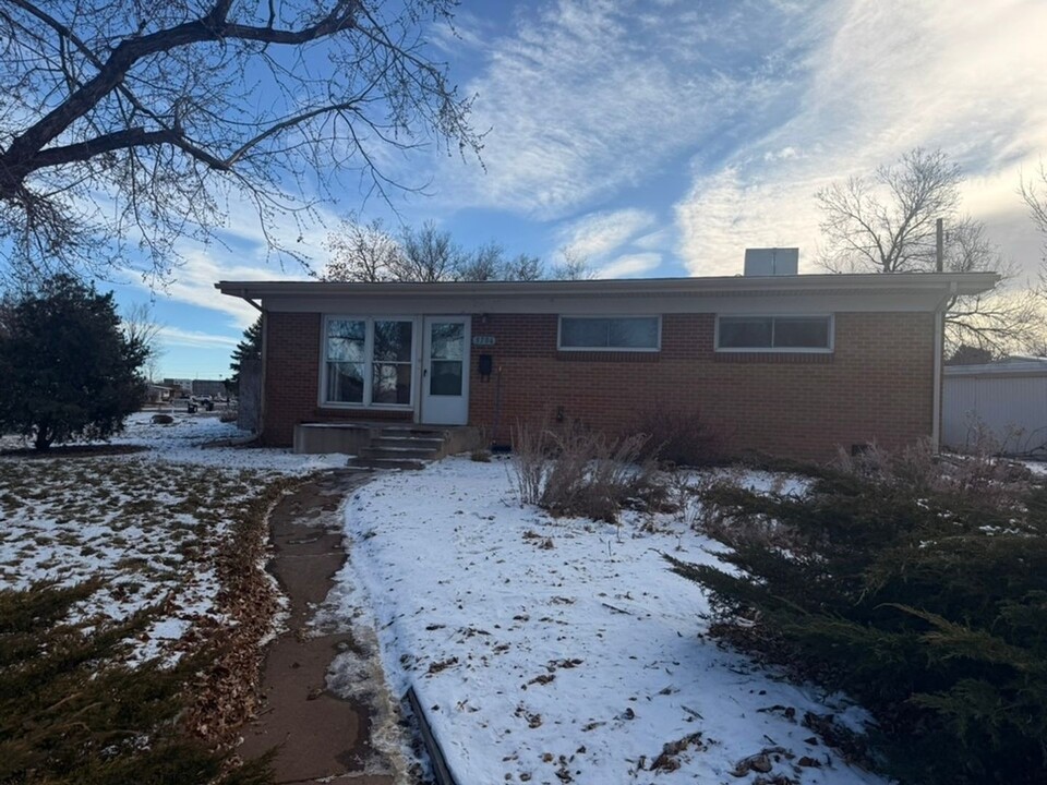 5706 Jellison St in Arvada, CO - Building Photo