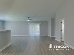 76564 Longleaf Loop in Yulee, FL - Building Photo - Building Photo