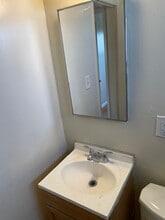 2833 E Sawyer St, Unit C in Long Beach, CA - Building Photo - Building Photo