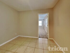 1430 Thames Ln in Clearwater, FL - Building Photo - Building Photo