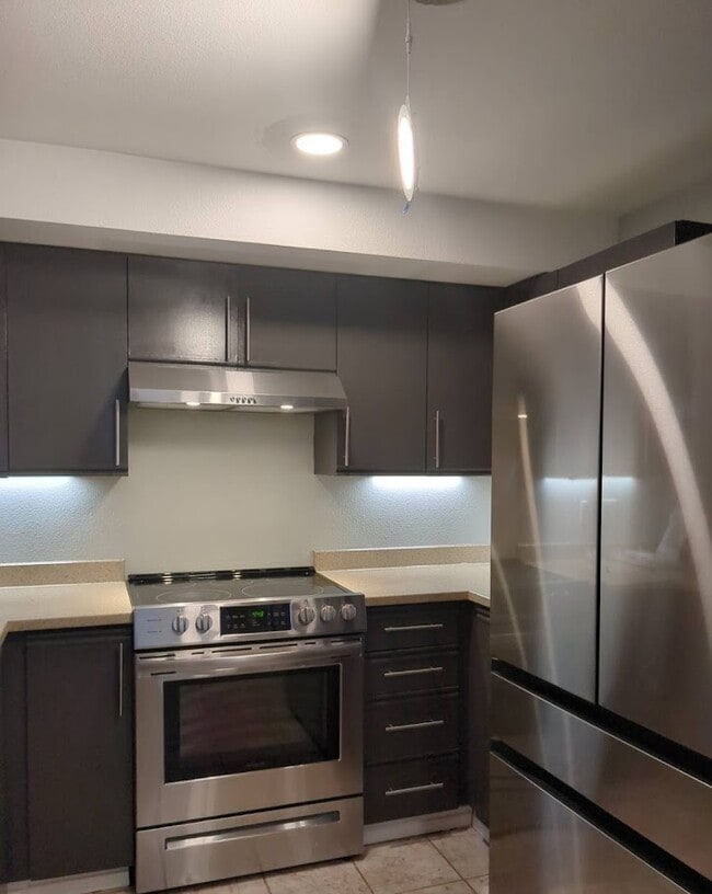 3022 SW Bradford St, Unit 104 in Seattle, WA - Building Photo - Building Photo