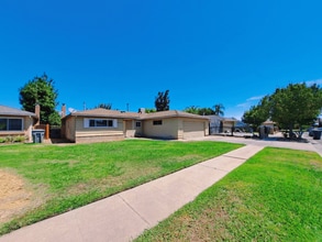 3935 E Donner Ave in Fresno, CA - Building Photo - Building Photo