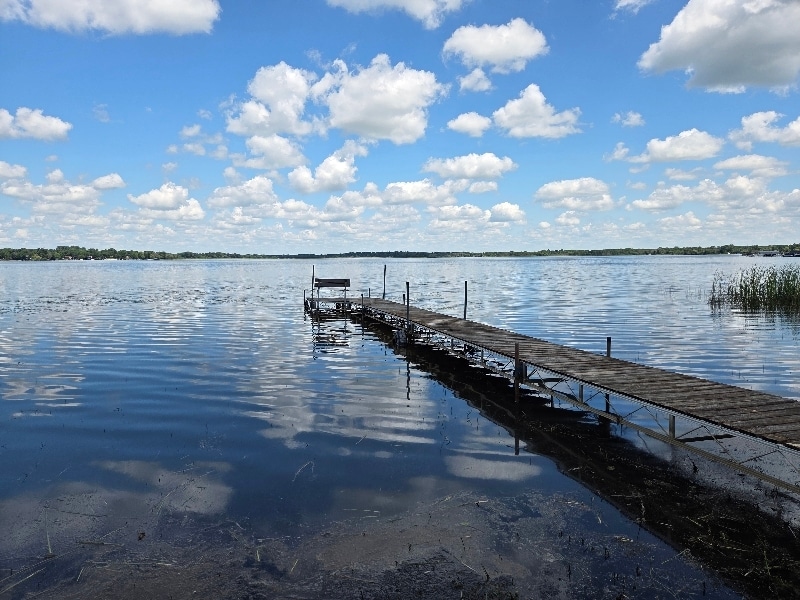 3311 Interlachen Dr NE in Ham Lake, MN - Foto de edificio