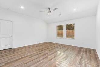 507 Cicero Ln in Pinehurst, TX - Building Photo - Building Photo