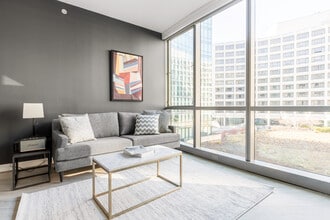 2800 Clarendon Blvd, Unit FL7-ID8810A in Arlington, VA - Building Photo - Building Photo