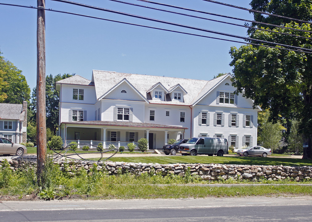 179 Oenoke Ridge Rd in New Canaan, CT - Building Photo