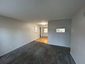 13 Brightwell Ct in Florissant, MO - Building Photo - Building Photo