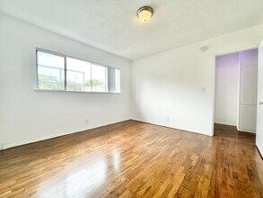 Orange Grove Apartments in West Hollywood, CA - Foto de edificio - Building Photo