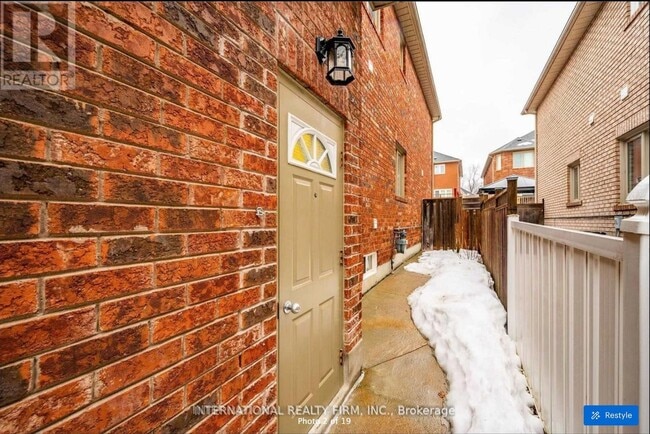 192 Canyon Hill Ave in Richmond Hill, ON - Building Photo - Building Photo